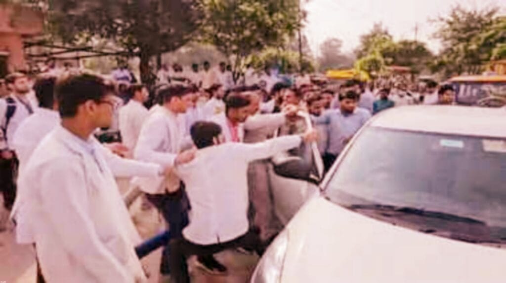 250 Doctor resign in UP