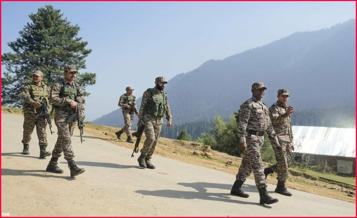 2 village guards were killed by militants