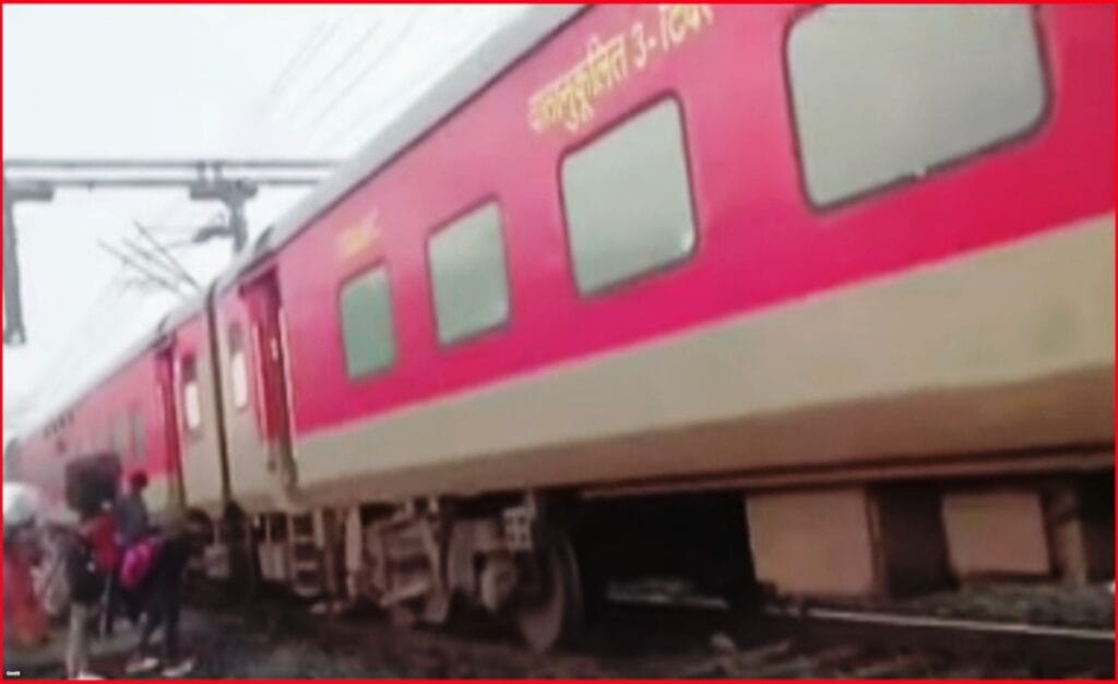 Train accident, 3 bogi derailed