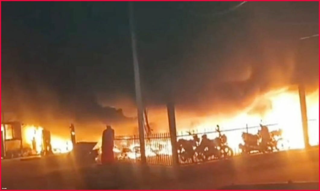 Fire Incident Burnt 200 Car & Byk