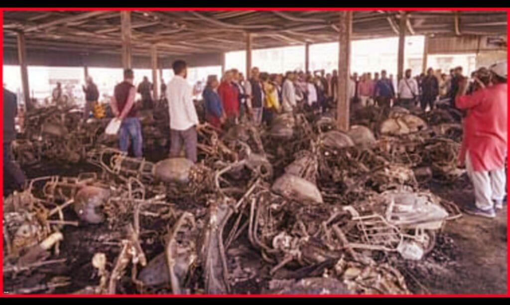 Fire Incident Burnt 200 Car & Byk