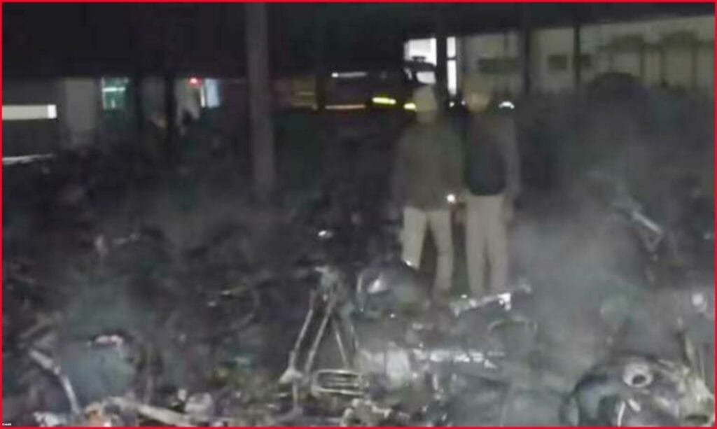 Fire Incident Burnt 200 Car & Byk