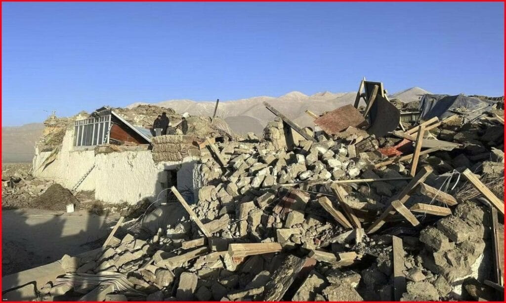 90 killed as earthquake-Live