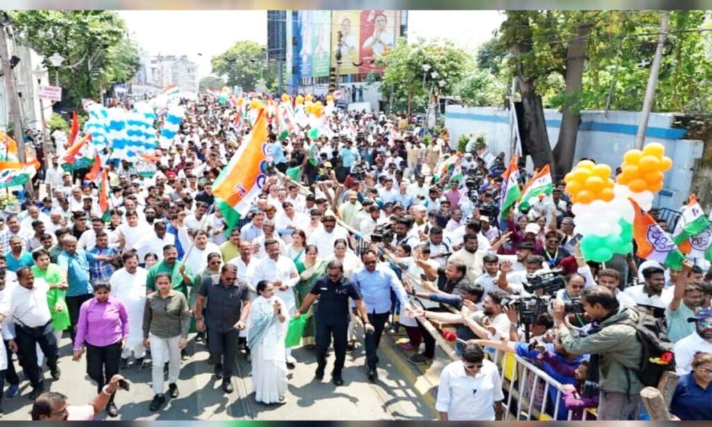 Mamata Files Nomination from Bhabanipur